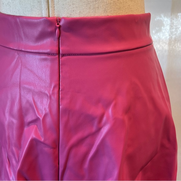 Pink PU leather Women's Skirt - Picture 5 of 6